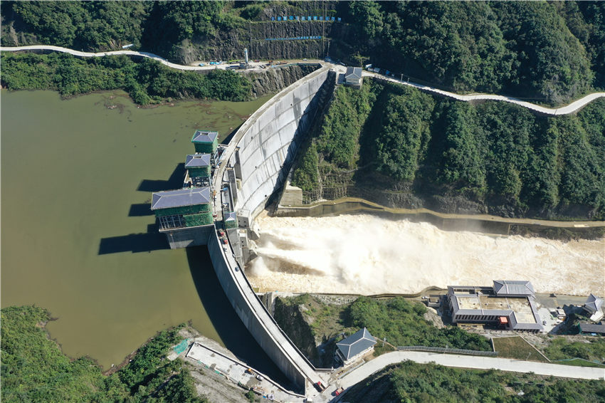 航拍引漢濟(jì)渭三河口水利樞紐。劉正根攝