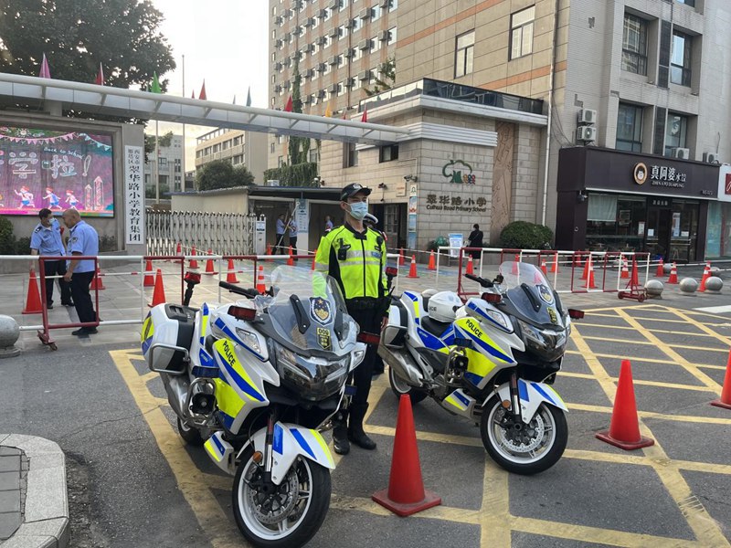 西安交警指揮中心“開學(xué)首日”指揮崗全員上崗，嚴(yán)防發(fā)生長時(shí)間、大面積交通擁堵。西安市交警支隊(duì)供圖