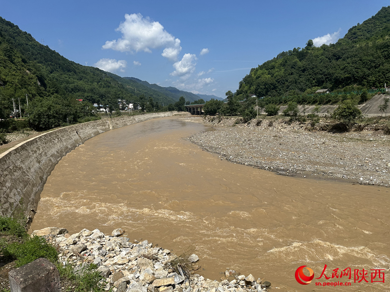 7月21日，記者在現(xiàn)場看到，水位已大幅下降。人民網(wǎng)記者 李志強攝